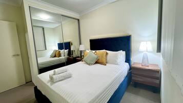 2 bedrooms, iron/ironing board, free WiFi, bed sheets