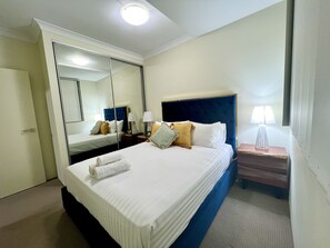 2 bedrooms, iron/ironing board, free WiFi, bed sheets