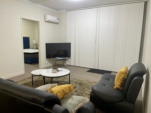 2 habitaciones, tabla de planchar con plancha y wifi gratis