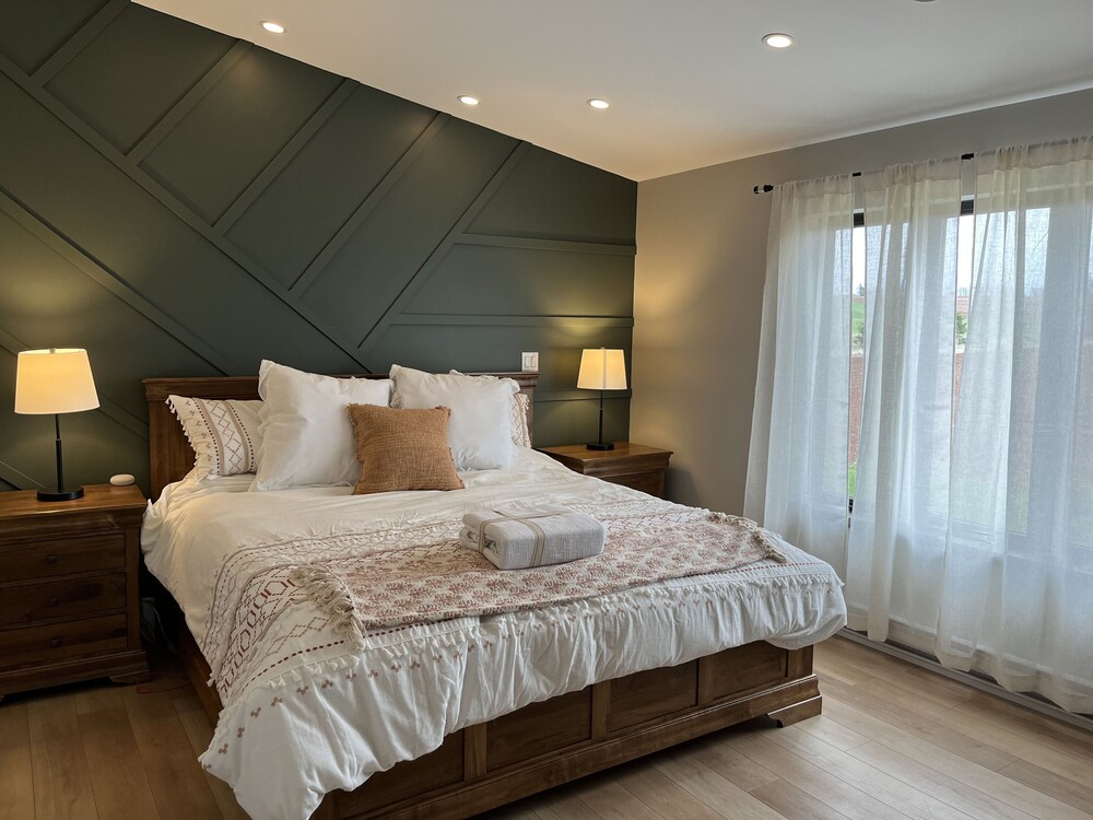 Water View Home With Hot Tub In New Glasgow, Minutes To North Shore