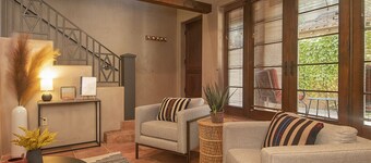 Casa Esperanza | Elegant 2BR Walk to Santa Fe Plaza