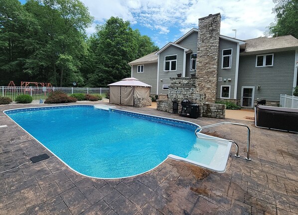 Outdoor pool, a heated pool