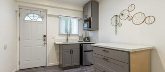 @ Marbella Lane - Adorable and Quiet Studio