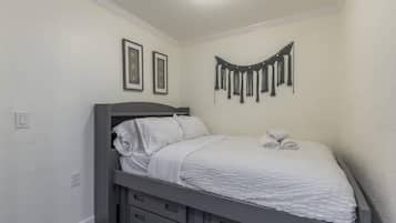 1 Schlafzimmer, BĂŒgeleisen/BĂŒgelbrett, kostenloses WLAN