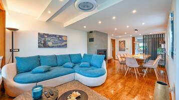 Villa | Living room | Fireplace