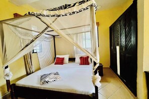 10 bedrooms, iron/ironing board, free WiFi, bed sheets