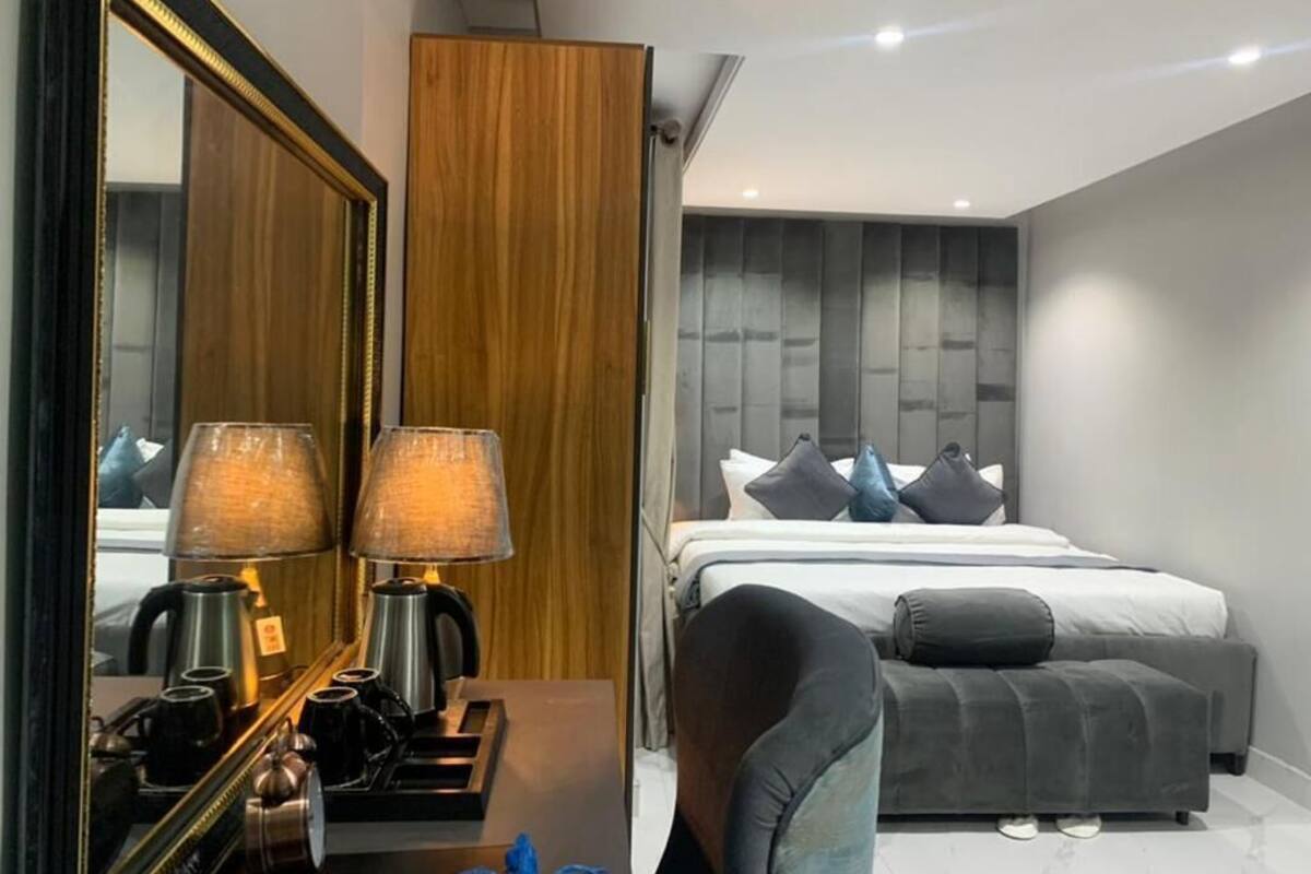 Executive Suite | Free WiFi