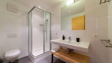 Bathtub, hair dryer