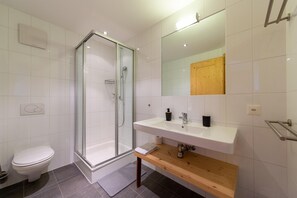 Bathtub, hair dryer