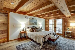 4 bedrooms, iron/ironing board, travel crib, WiFi