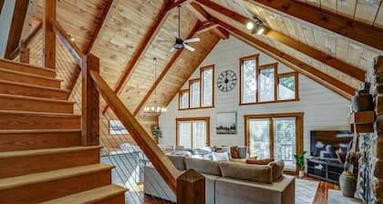 The Columbia Lodge - Family getaway close to home