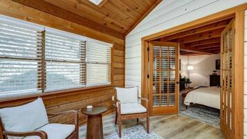 4 bedrooms, iron/ironing board, travel cot, WiFi