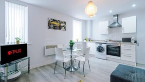 Living area - Stunning and Modern Apartment in Liverpool, UK (Liverpool)