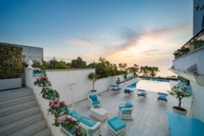 Terrace/patio - Modern B&B, equipped with every comfort. with pool available 24/24 (Crotone)