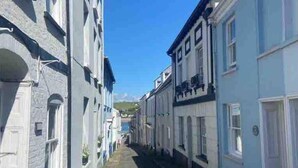 Unclassified image, 4 of 40, button - Coastal 3-bedroom House With Log Burner & Garden (Bideford)