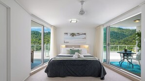 Unclassified image, 3 of 26, button - Pacific Blue - Premiere (Airlie Beach)