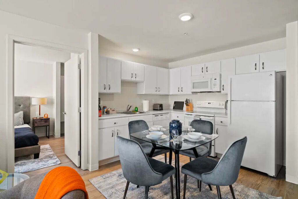 Resort Amenities - Close To Six Flags | Pool | Gym