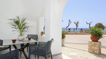 Junior Suite with Balcony | Terrace/patio