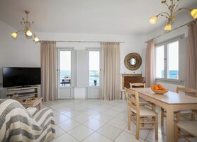 Suite with Sea View | Living area | Printers