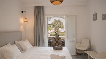 2 bedrooms, in-room safe, blackout curtains, iron/ironing board
