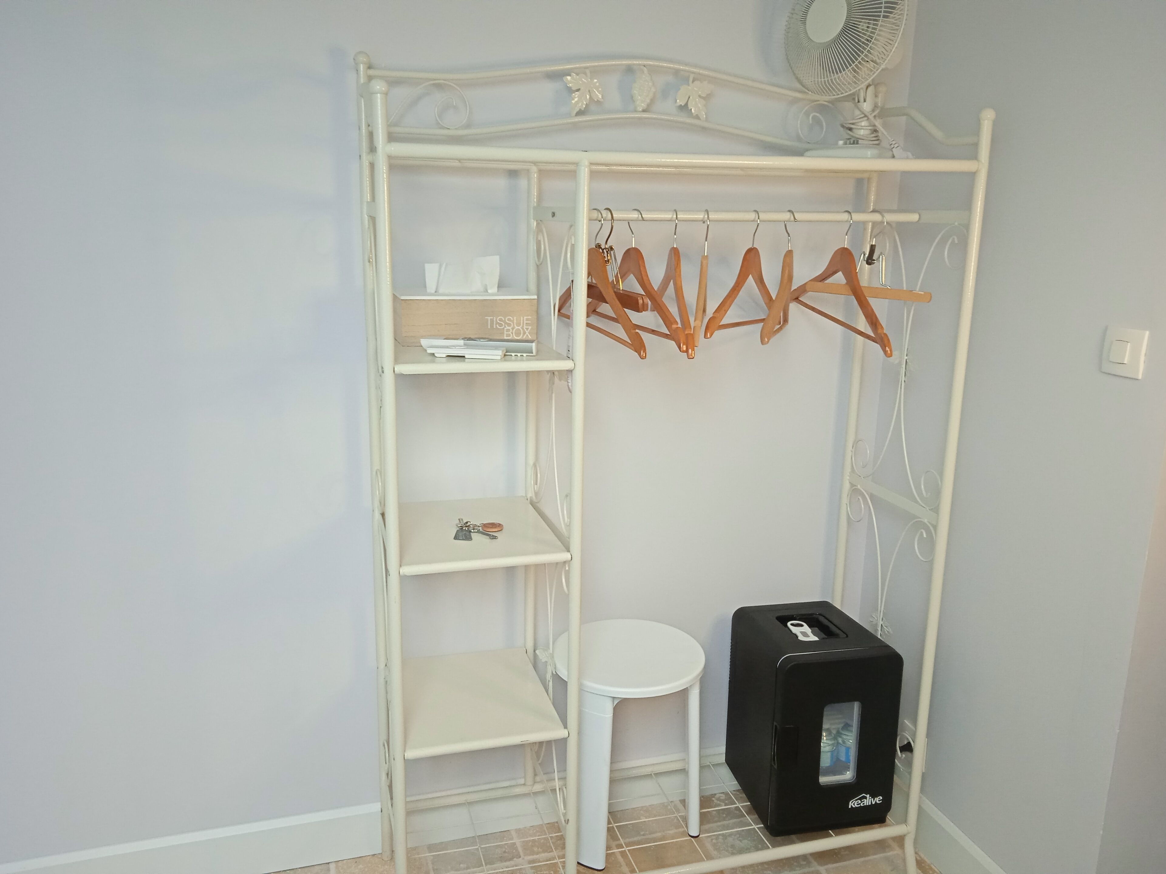 Kamar Double Basic | Tempat tidur bayi, Wi-Fi gratis, dan seprai linen