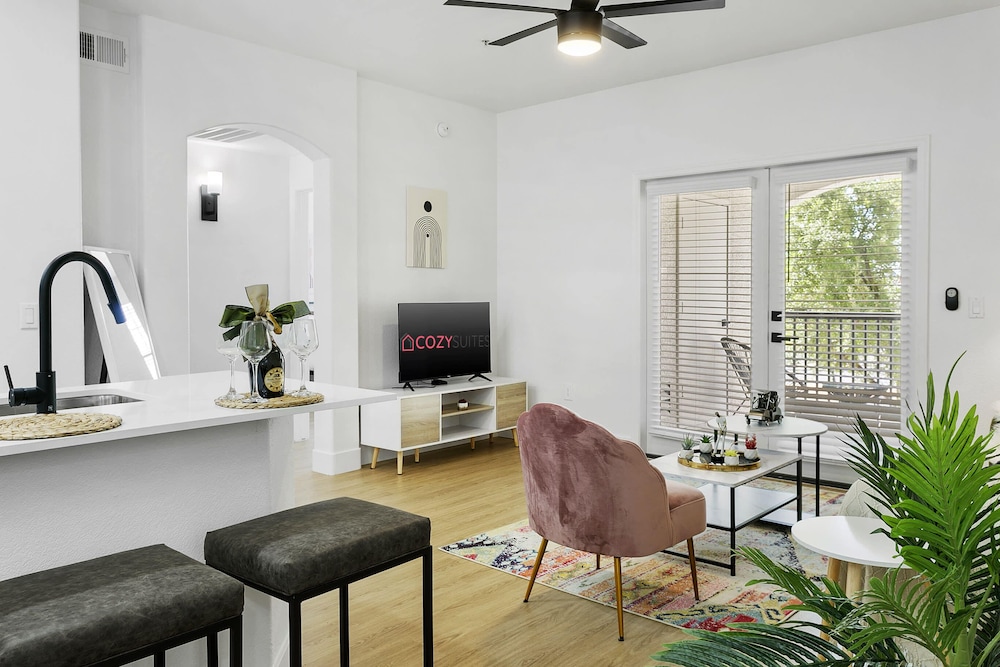 TWO Cozysuites with Pool/Jacuzzi in Glendale 10&03 Glendale Vrbo