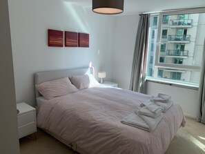 Apartment, Multiple Beds | 2 bedrooms, iron/ironing board, free WiFi, bed sheets - Modern Apartment Near the Thames, Central London (London)