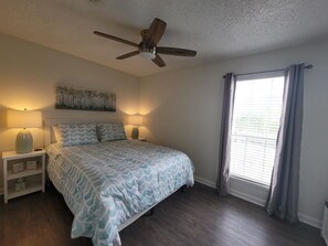 4 bedrooms, desk, iron/ironing board, free WiFi