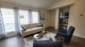 TV connectée, table de tennis de table, imprimantes