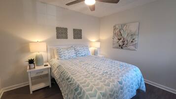 4 bedrooms, desk, iron/ironing board, WiFi (free)