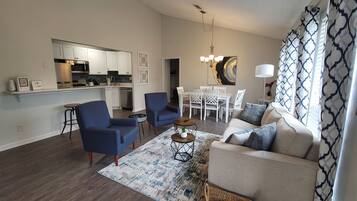 TV connectée, table de tennis de table, imprimantes