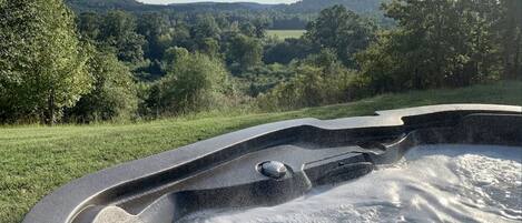 Tina de hidromasaje al aire libre