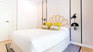 1 slaapkamer, een strijkplank/strijkijzer, gratis wifi, beddengoed