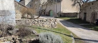 Demeure Pittoresque en Pierres 1741 - 12 Personnes