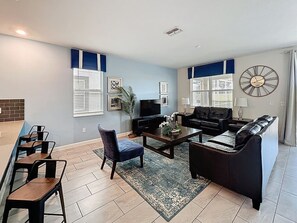 Smart TV, foosball - Pebble Beach Villa:Private Pool/Spa, Resort Access (Reunion)