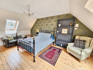 2 Schlafzimmer, Schreibtisch, Bügeleisen/Bügelbrett, kostenloses WLAN