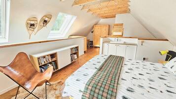 1 bedroom, desk, iron/ironing board, free WiFi