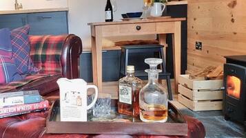 Smart-TV, DVD-Player, Bücher, Videothek