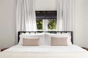 6 bedrooms, iron/ironing board, travel crib, WiFi - Hunter Bungalow - Luxury Cabin, Kid-Friendly (Lanesville)