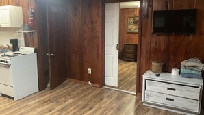 Studio Suite | Living area | Smart TV - Fireside Lodge (Atlanta)