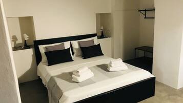 1 bedroom, bed sheets