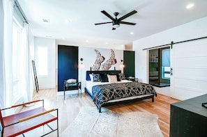 3 多间卧室、办公桌、熨斗/熨衣板、WiFi