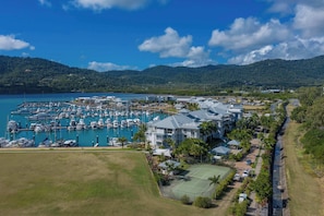 Marina - Marina Living with views and more! (Airlie Beach)