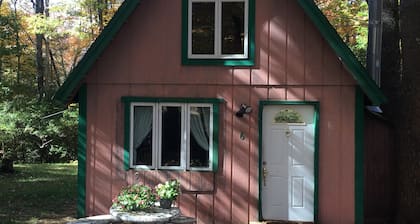 Rustic Chalet at Camp Coldbrook!