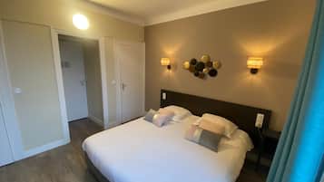 Habitación Confort | Escritorio