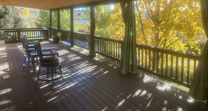 Spacious River House minutes to Hot Springs & WY Dino Center
