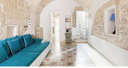 Explore the Historic City on Foot from an Old Town House