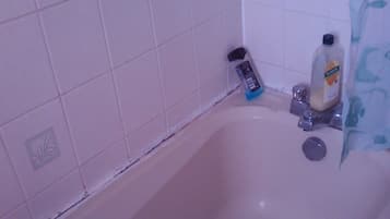 Combined shower/tub