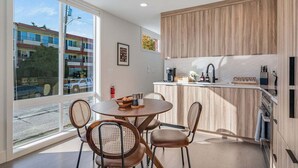 Private kitchen - Perch - Dayton Dream: Cozy and Modern Home | Parking and City View (Seattle)