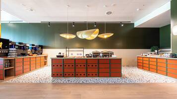 Desayuno continental (CHF 20 por persona)